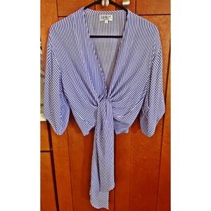 XIX Palms Tie Front. Pre-owned.